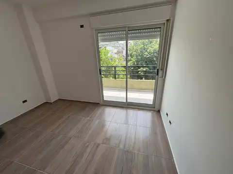 Las Casas 3800, Piso 1