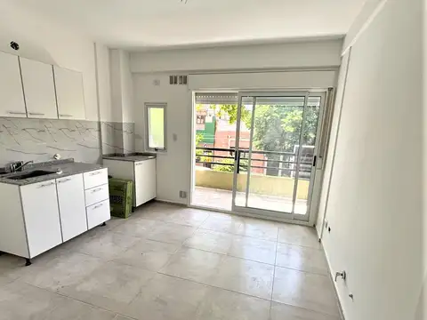 Las Casas 3800, Piso 1