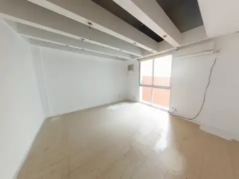 Oficina en Alquiler al Norte