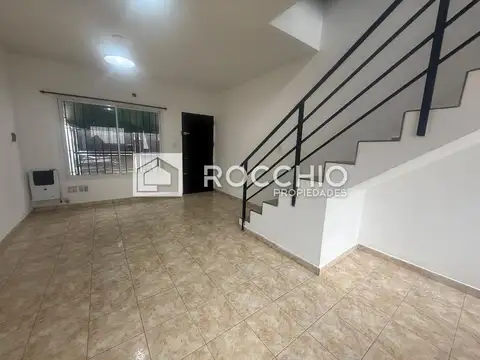 Depto Tipo Casa 3 ambientes con 1 baño