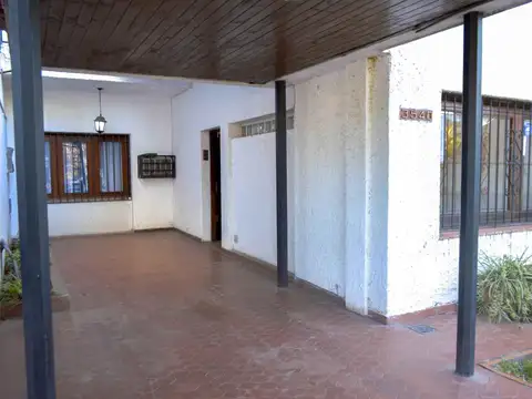 Patio - Parrillero - dos plantas - permutas