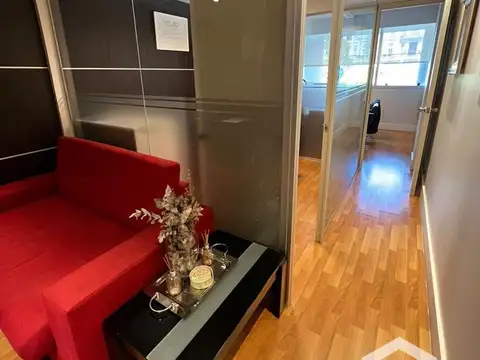 Oficina en venta en excelente edificio sobre Av. Luis Maria Campos!