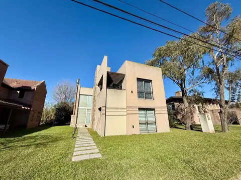 CASA EN VENTA EN PERGAMINO EN SIRIO LIBANÉS