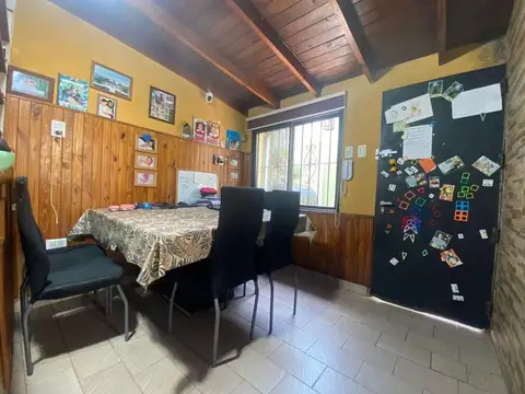 Depto Tipo Casa en Alquiler de 4 ambientes