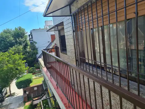 Depto Tipo Casa en Alquiler de 4 ambientes