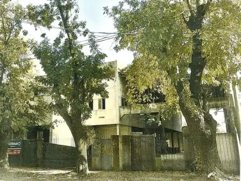 Av Berlin 667 E/ Languenhein y Pte Castillo