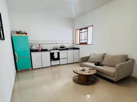 EXCELENTE PH,HECHO A NUEVO, ENTRADA INDEPENDIENTE, C/PATIO, A PASOS GRAL PAZ Y EST .TREN PADILLA