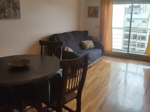 Alquilo Temporario en Recoleta. Amplio 3 Ambientes. Balcón.