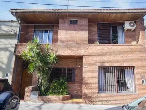 Casa de 7 ambientes en venta, en Florida.