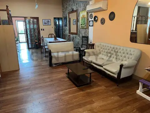 3 entre 38 y 39 300, Piso 0