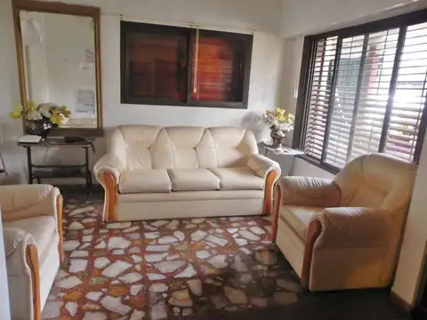 Casa - Venta - Argentina, La Matanza - CIRC 3 SECC 5 MZ 10 CASA 13 381