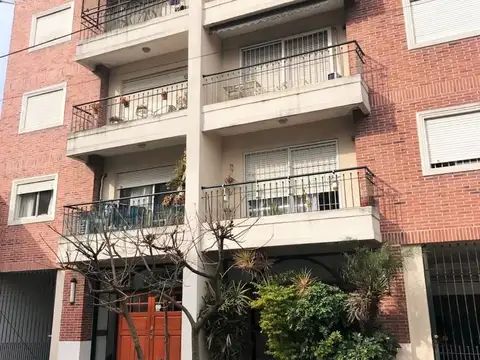 Banfield, Dpto 2 Amb Belgrano Y Maipú.