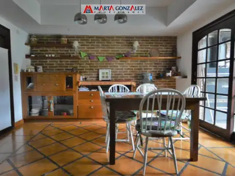 Casa 4 ambientes con 4 baños