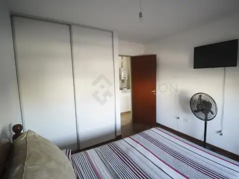 A 2CUADRAS DE LA PLAZA CON BALCON