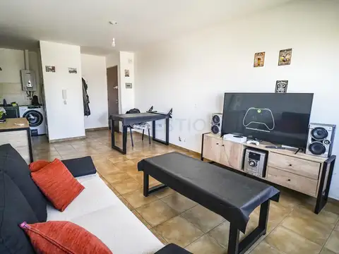 A 2CUADRAS DE LA PLAZA CON BALCON