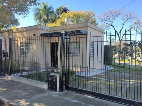 Casa 3 ambientes con 1 baño