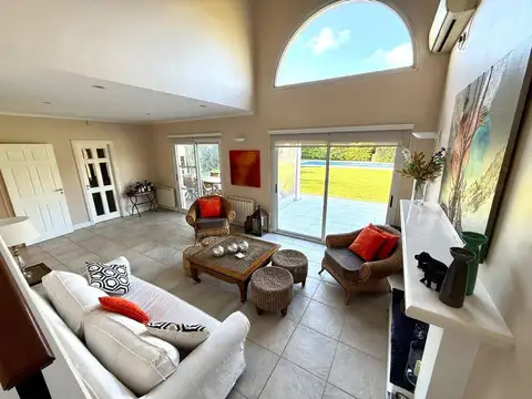 Casa en Venta en Villa Olivos, USD 399.900