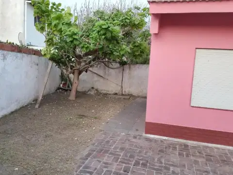 Depto Tipo Casa 2 ambientes con 1 baño