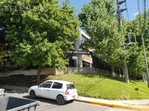 Oficina en Venta con 32 cocheras