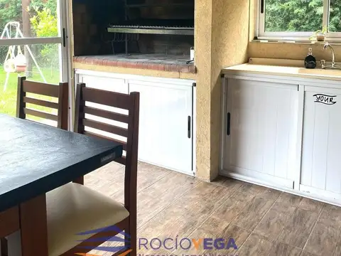 Casa en Venta con 2 cocheras