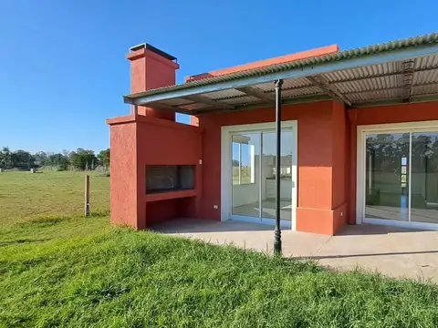 Casa en venta - 2 Dormitorios 2 Baños - General Madariaga