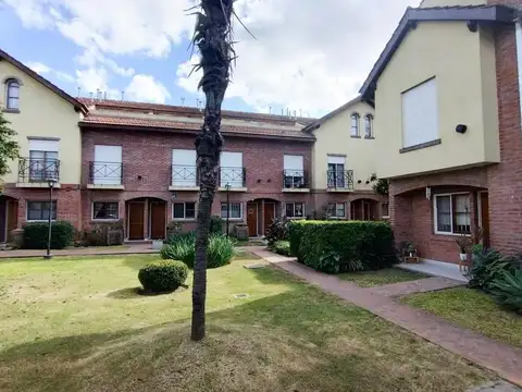 Depto Tipo Casa en Venta con 1 cocheras