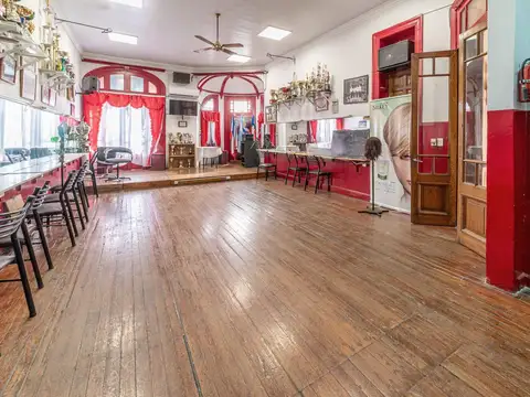 Avenida Rivadavia  al 8700