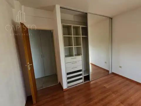 Departamento en Alquiler en Villa Ballester, $ 720.000