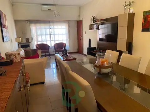 VENTA CASA 3 AMB.C/PILETA.LOTE 10X35MTS.ITUZAINGO