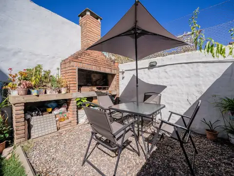 Intendente Juan Irigoin al 2000