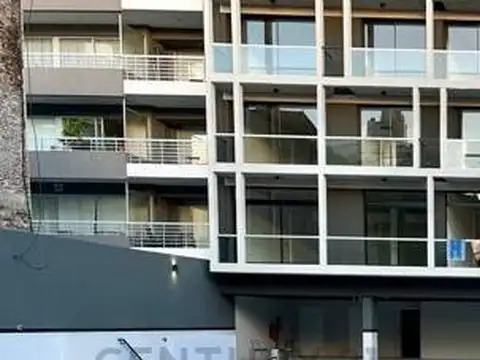 Pte. Luis Saenz Peña 1000, Piso 0