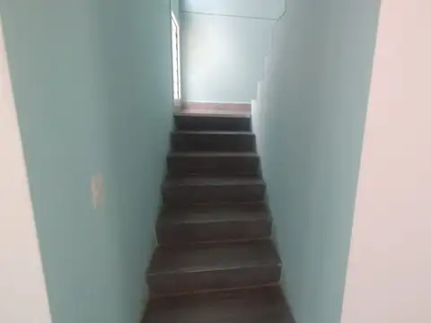 Casa en Alquiler con 2 cocheras