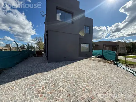 Casa en Venta en Pilar del Este - San Ramon, USD 235.000