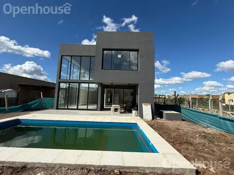 Venta Casa en  SAN RAMON.  IMPECABLE CON HERMOSA VISTA!