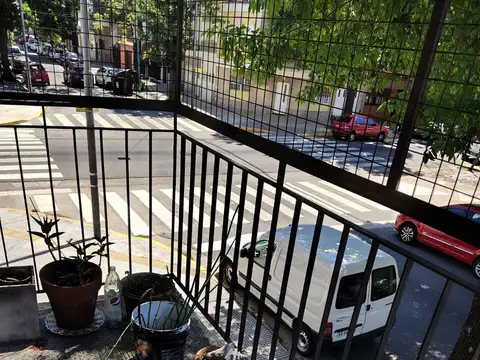 Charlone 1900, Piso 1