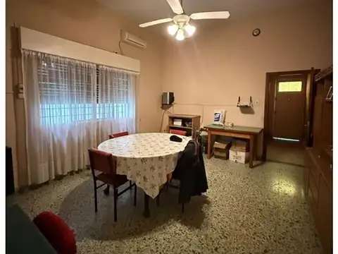 Casa en VENTA - Caseros