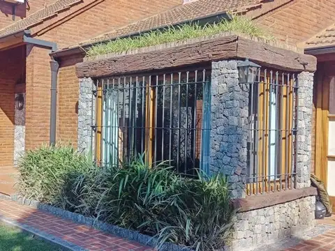 Casa 6 ambientes con 2 baños