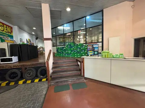 Oficina en Venta con 3 cocheras