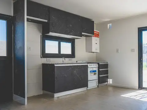 Casa 3 ambientes con 1 baño