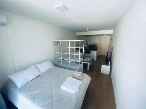 Departamento en Alquiler en Chacarita, USD 700