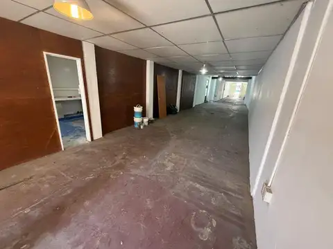 Alquiler Galpón/ Local / Depósito en centro de V  Ballester.