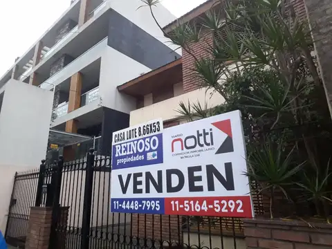 CHALET VENTA, EN 2 PLANTAS, PARA EMPRENDIMIENTO, LOTE IMPORTANTE 8,66X53 MTS.