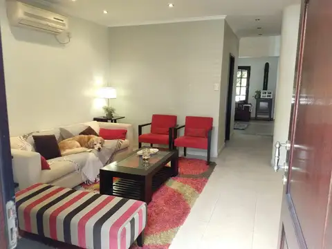 Casa 4 ambientes con 3 baños