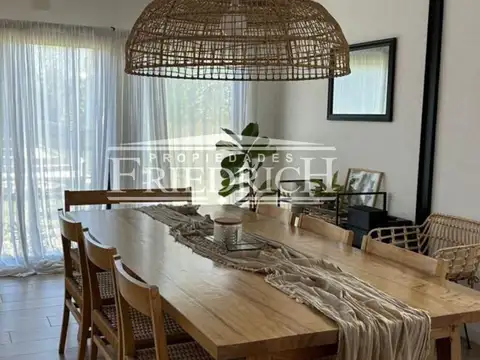 Casa en Venta con 1 cochera