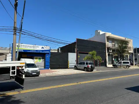 Local en Venta en Munro-Este, USD 1.800.000