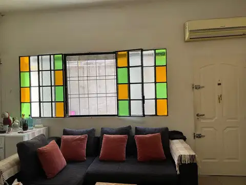 Depto Tipo Casa 4 ambientes con 2 baños