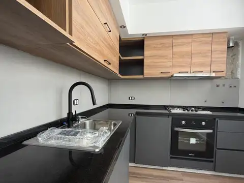 Depto Tipo Casa en Venta en Abasto, USD 185.000