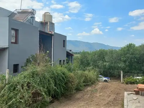 Casa 2 ambientes con 2 baños