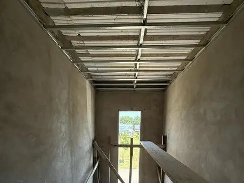 Casa 5 ambientes con 2 baños