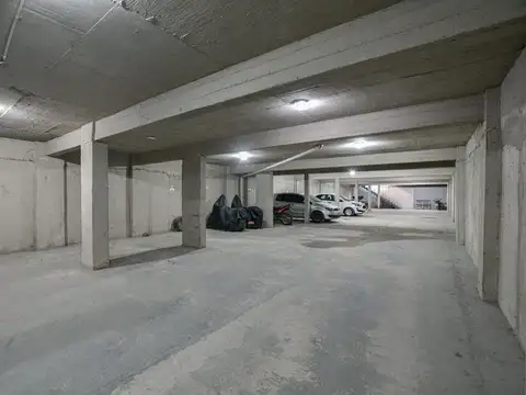 COCHERA CUBIERTA EN VENTA LA PLATA